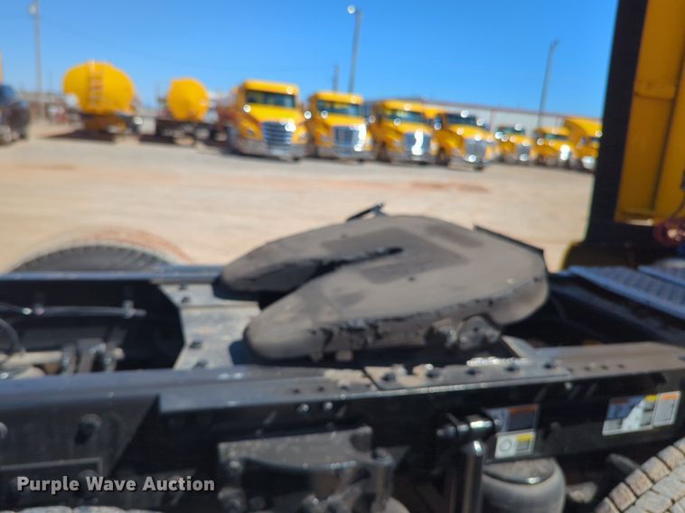 image for item NG9408 2020 Kenworth T680 semi truck