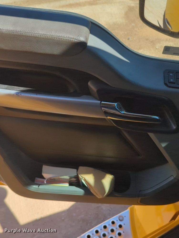 image for item NG9408 2020 Kenworth T680 semi truck