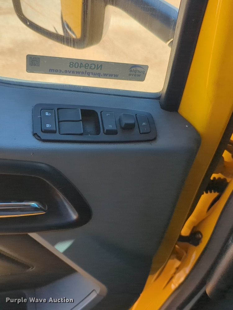 image for item NG9408 2020 Kenworth T680 semi truck