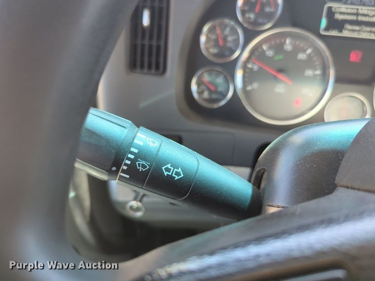 image for item NG9408 2020 Kenworth T680 semi truck