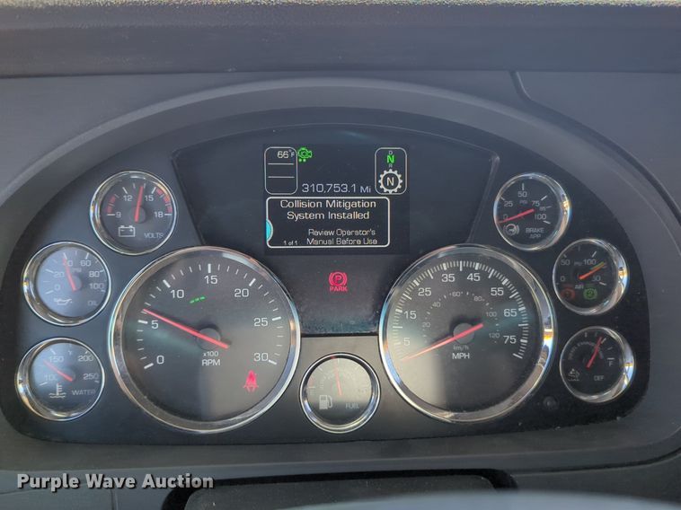 image for item NG9408 2020 Kenworth T680 semi truck