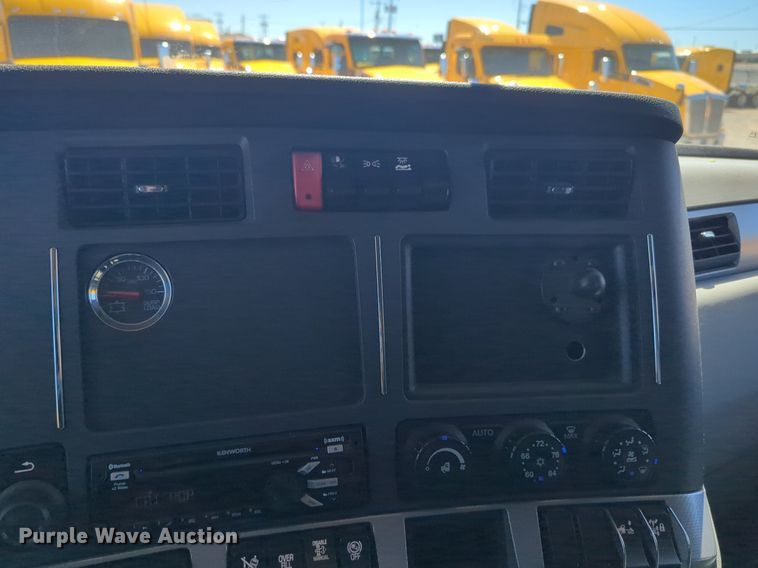 image for item NG9408 2020 Kenworth T680 semi truck