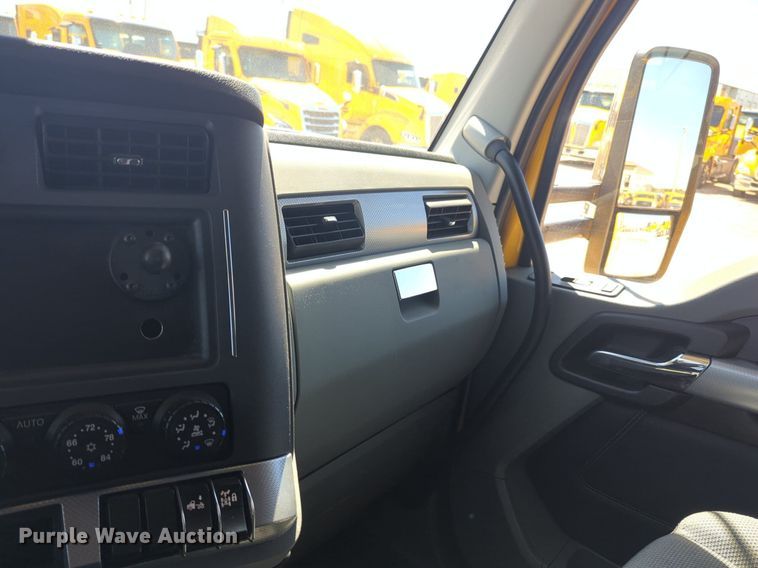 image for item NG9408 2020 Kenworth T680 semi truck