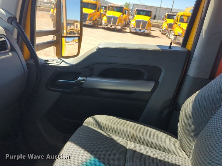 image for item NG9408 2020 Kenworth T680 semi truck