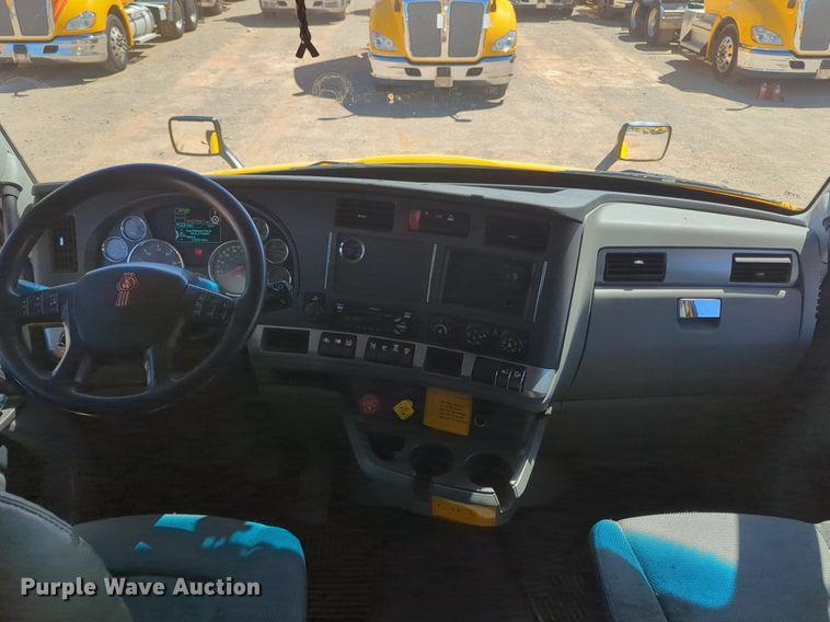 image for item NG9408 2020 Kenworth T680 semi truck