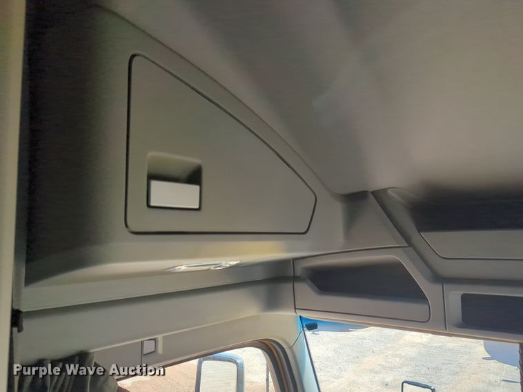 image for item NG9408 2020 Kenworth T680 semi truck