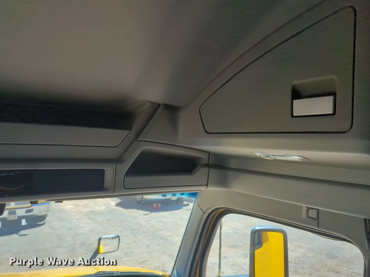 image for item NG9408 2020 Kenworth T680 semi truck