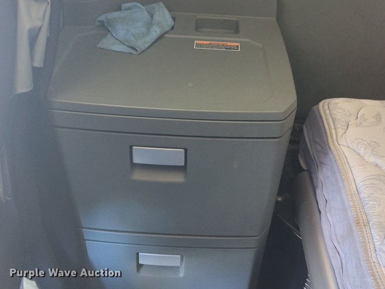 image for item NG9408 2020 Kenworth T680 semi truck