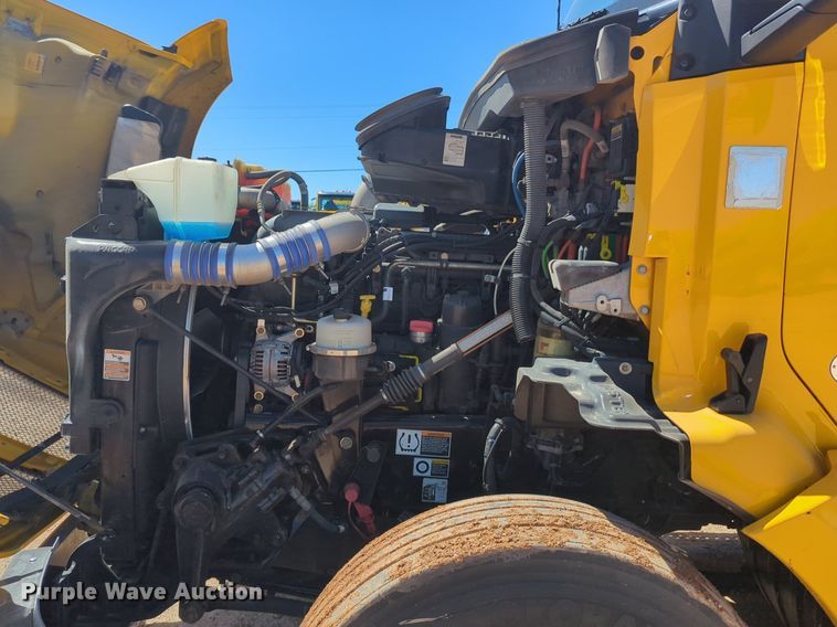 image for item NG9408 2020 Kenworth T680 semi truck