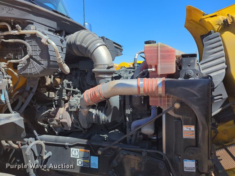 image for item NG9408 2020 Kenworth T680 semi truck