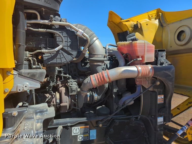 image for item NG9408 2020 Kenworth T680 semi truck