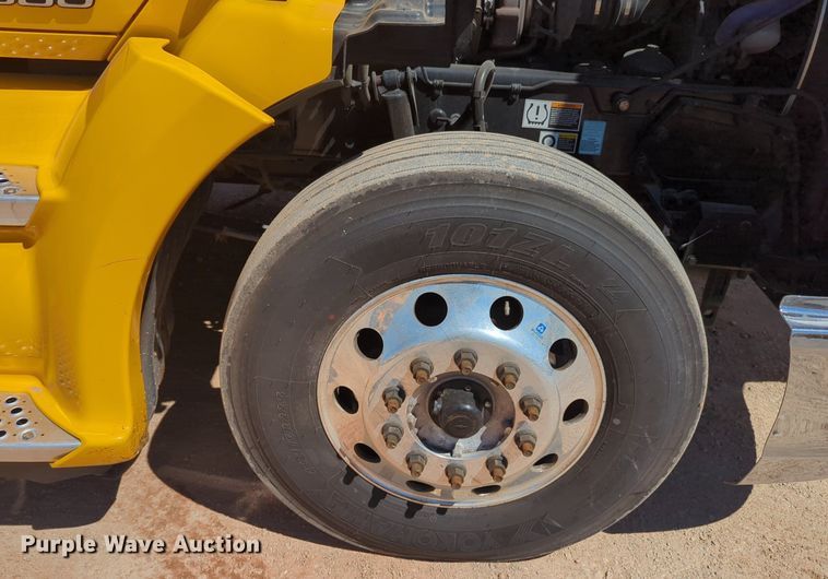 image for item NG9408 2020 Kenworth T680 semi truck