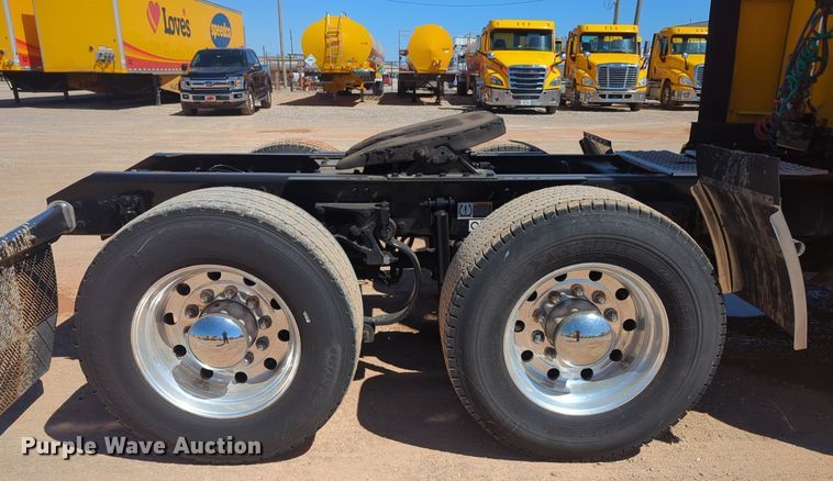 image for item NG9408 2020 Kenworth T680 semi truck