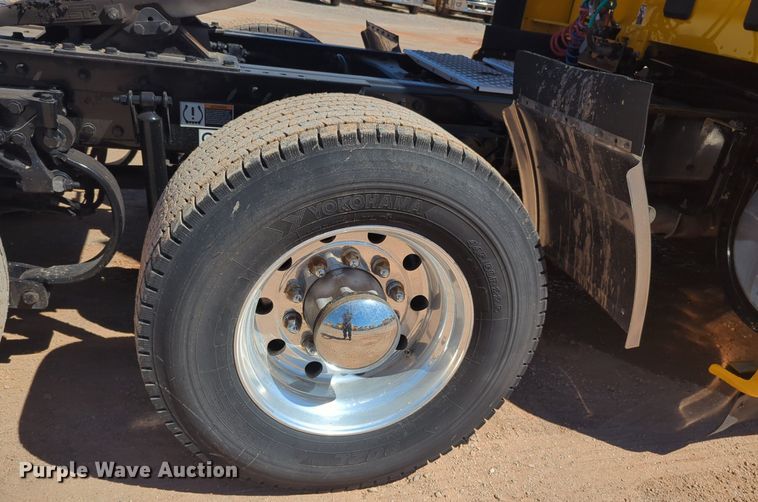 image for item NG9408 2020 Kenworth T680 semi truck