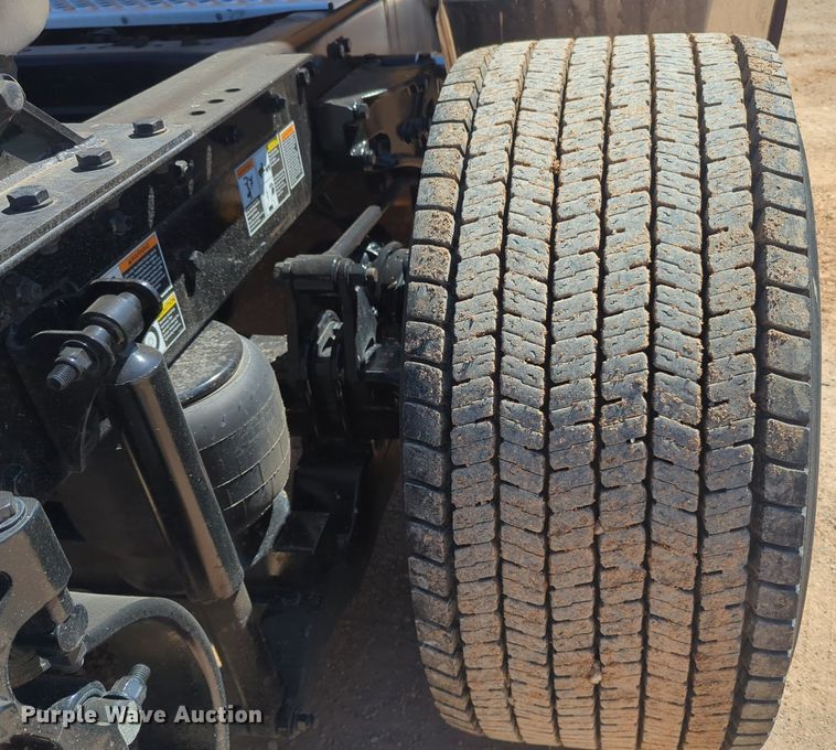 image for item NG9408 2020 Kenworth T680 semi truck