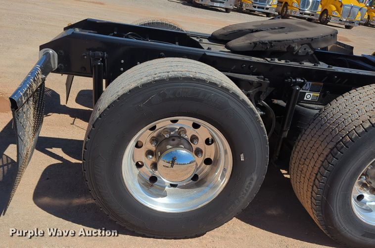 image for item NG9408 2020 Kenworth T680 semi truck