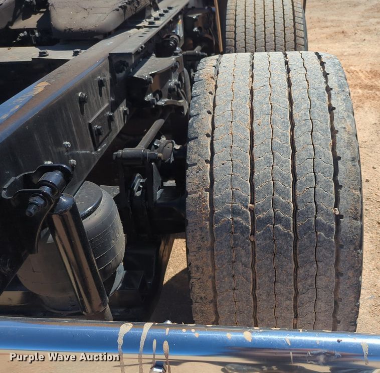 image for item NG9408 2020 Kenworth T680 semi truck