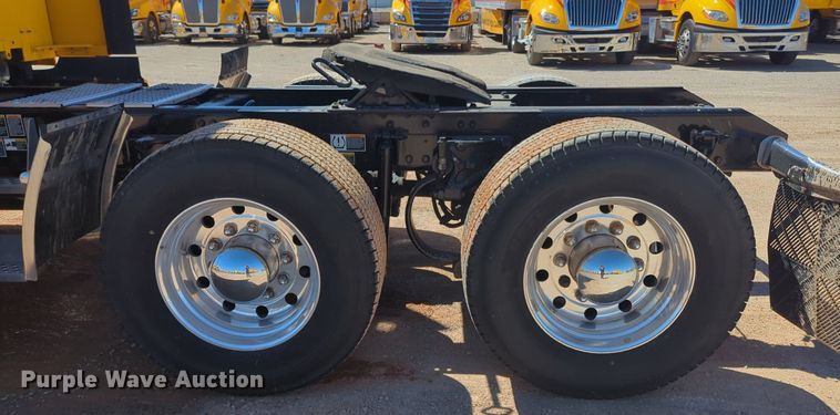 image for item NG9408 2020 Kenworth T680 semi truck