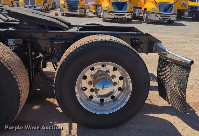 image for item NG9408 2020 Kenworth T680 semi truck