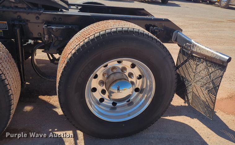 image for item NG9408 2020 Kenworth T680 semi truck