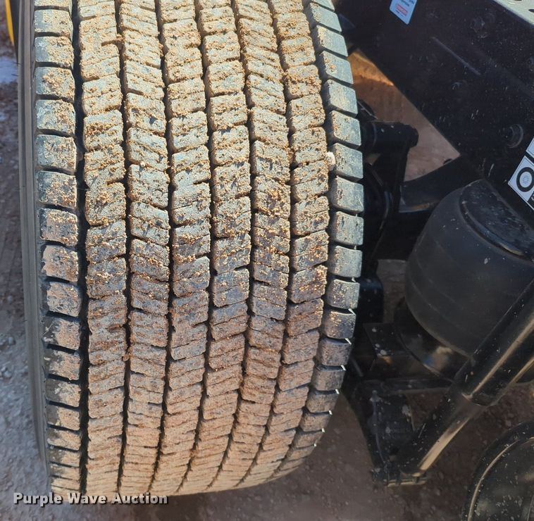 image for item NG9408 2020 Kenworth T680 semi truck