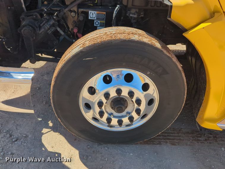 image for item NG9408 2020 Kenworth T680 semi truck