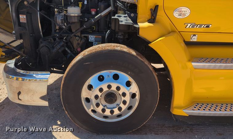 image for item NG9408 2020 Kenworth T680 semi truck