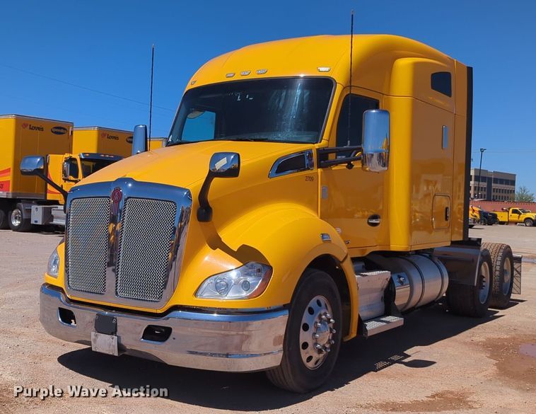 image for item NG9409 2020 Kenworth T680 semi truck