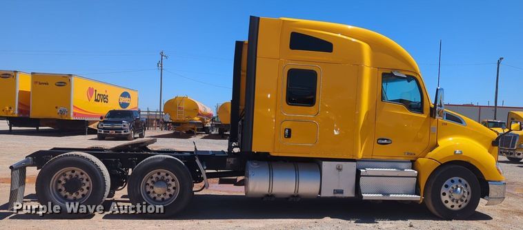 image for item NG9409 2020 Kenworth T680 semi truck