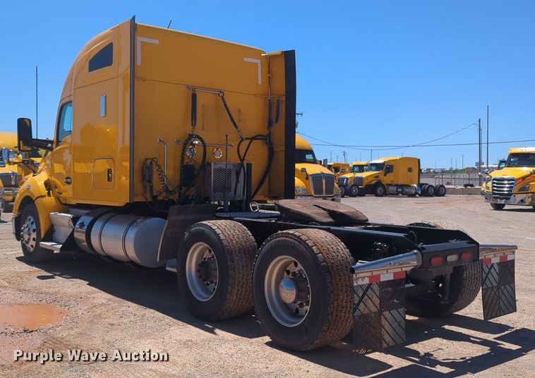image for item NG9409 2020 Kenworth T680 semi truck