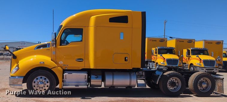 image for item NG9409 2020 Kenworth T680 semi truck
