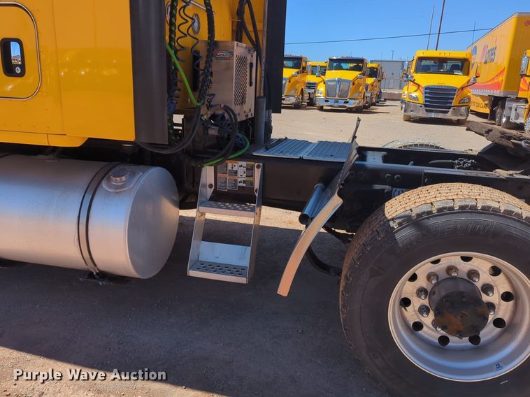 image for item NG9409 2020 Kenworth T680 semi truck