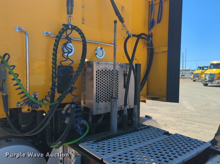 image for item NG9409 2020 Kenworth T680 semi truck