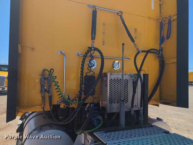 image for item NG9409 2020 Kenworth T680 semi truck