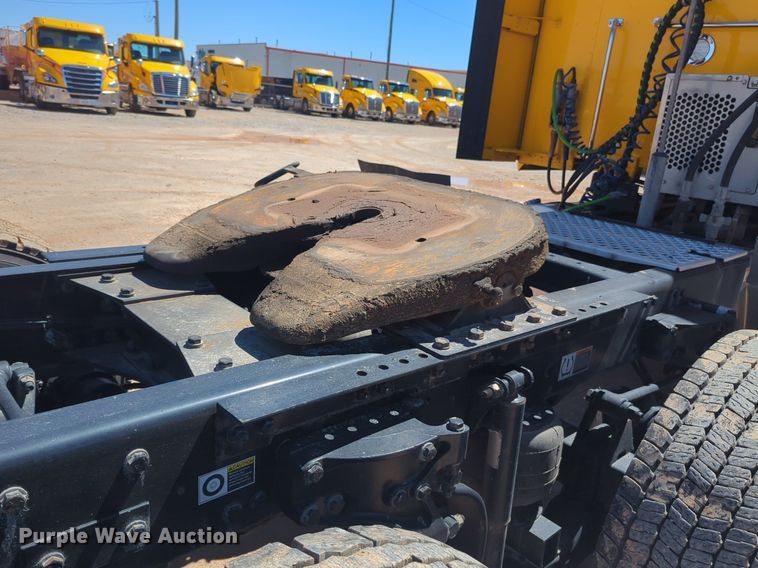 image for item NG9409 2020 Kenworth T680 semi truck