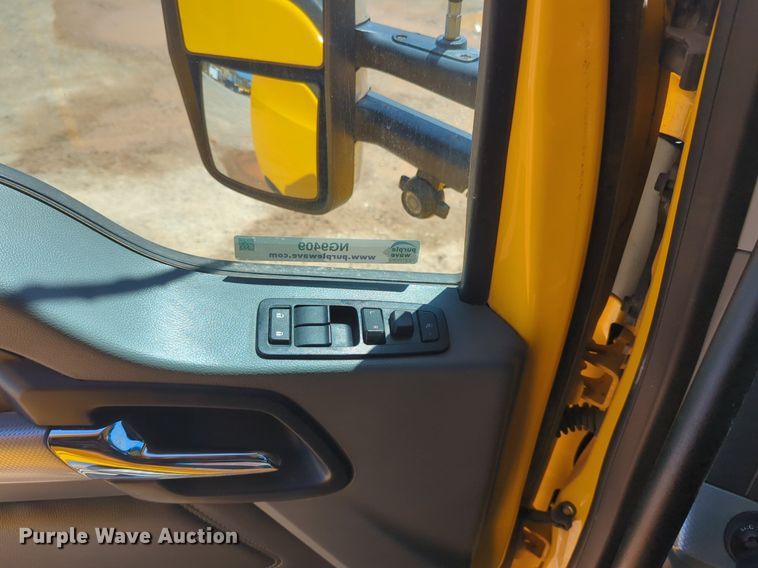 image for item NG9409 2020 Kenworth T680 semi truck