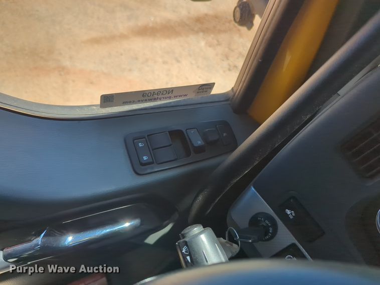 image for item NG9409 2020 Kenworth T680 semi truck