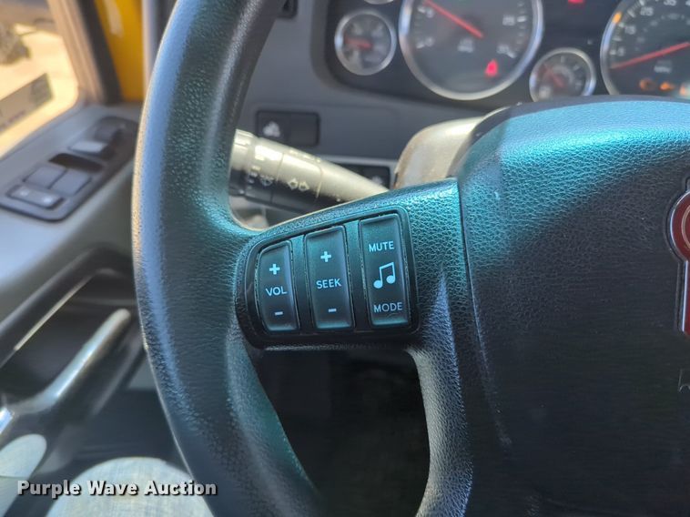 image for item NG9409 2020 Kenworth T680 semi truck