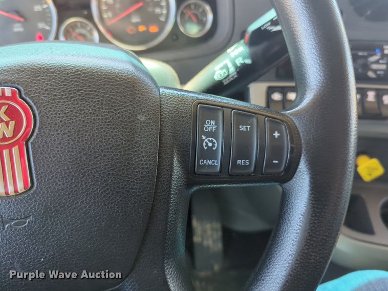 image for item NG9409 2020 Kenworth T680 semi truck