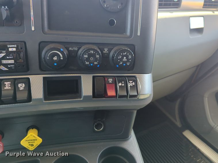 image for item NG9409 2020 Kenworth T680 semi truck