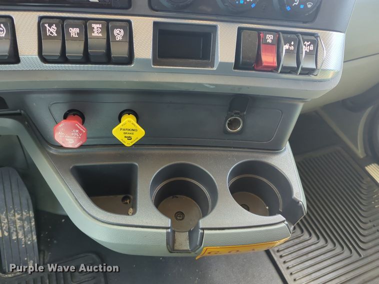 image for item NG9409 2020 Kenworth T680 semi truck