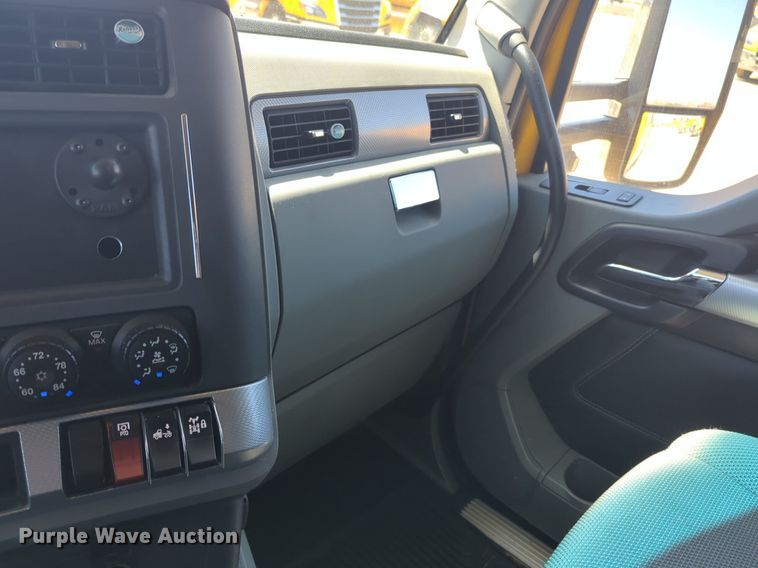 image for item NG9409 2020 Kenworth T680 semi truck