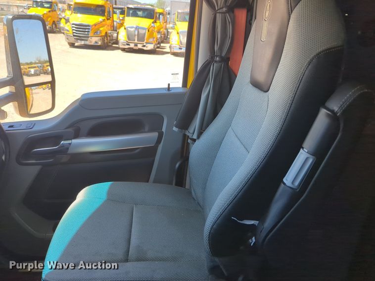 image for item NG9409 2020 Kenworth T680 semi truck