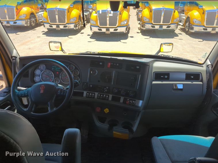 image for item NG9409 2020 Kenworth T680 semi truck