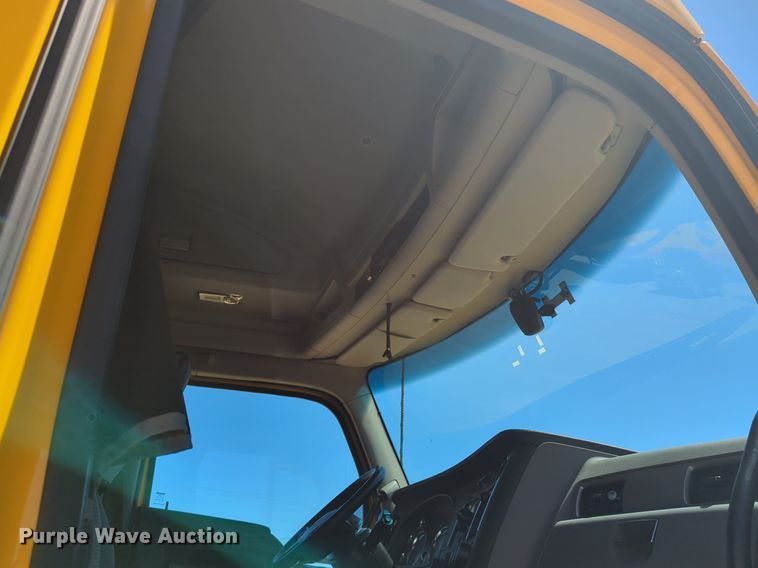 image for item NG9409 2020 Kenworth T680 semi truck