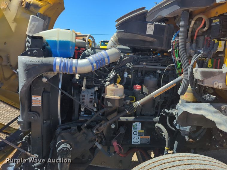 image for item NG9409 2020 Kenworth T680 semi truck