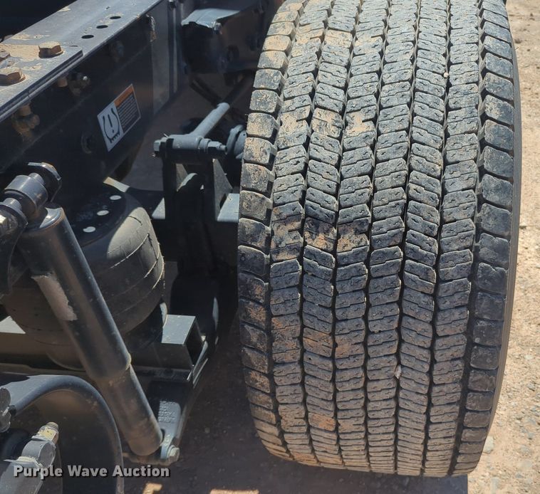 image for item NG9409 2020 Kenworth T680 semi truck