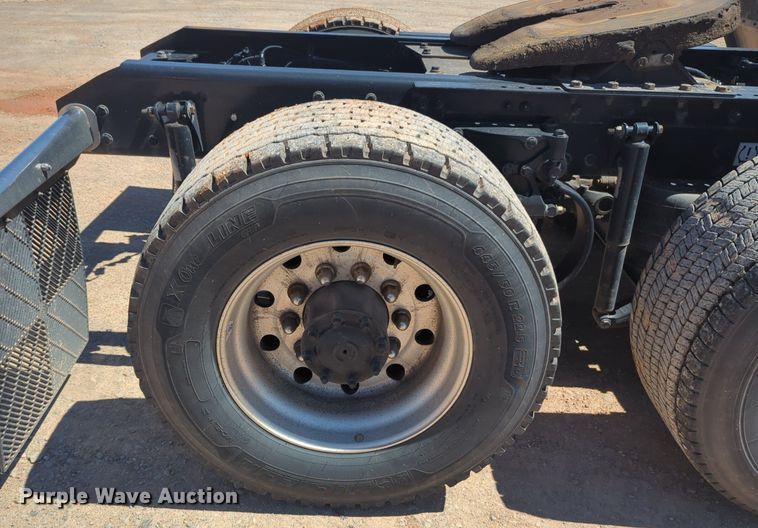 image for item NG9409 2020 Kenworth T680 semi truck