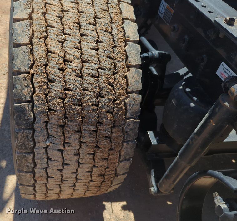 image for item NG9409 2020 Kenworth T680 semi truck