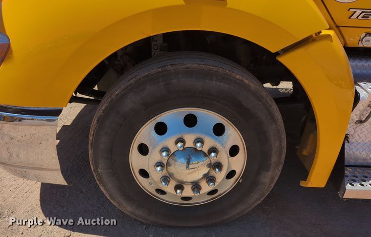 image for item NG9409 2020 Kenworth T680 semi truck